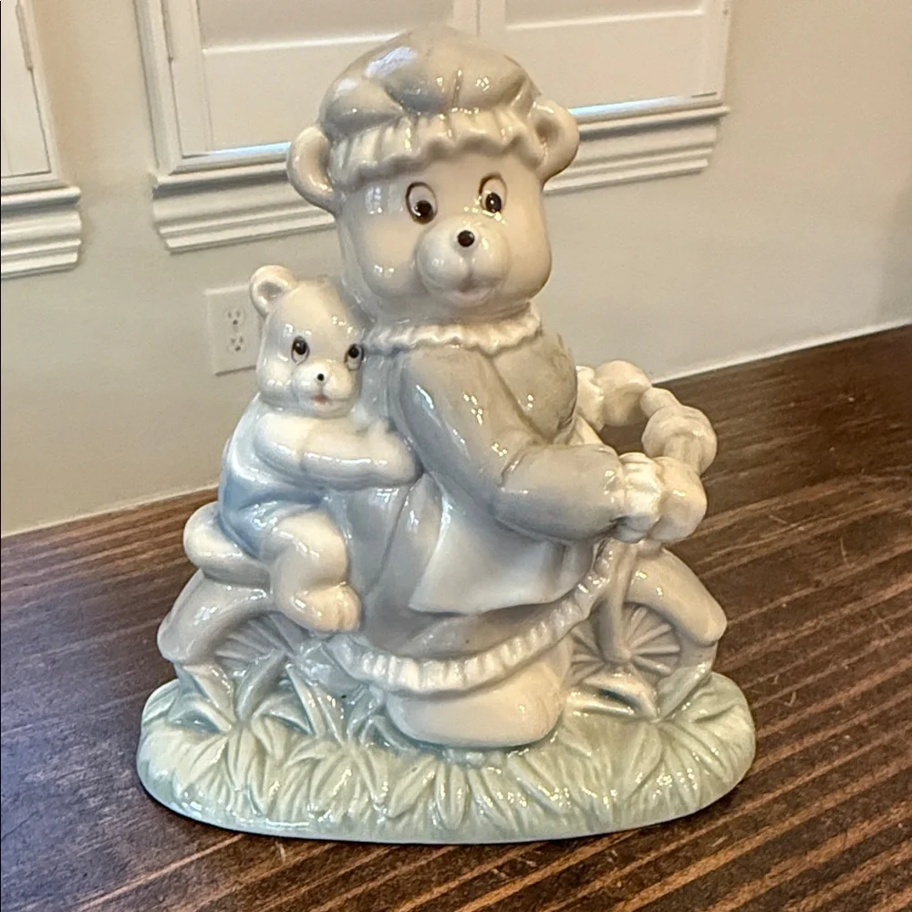 Charming Ceramic Bear Duo Figurine - Gray and Cream